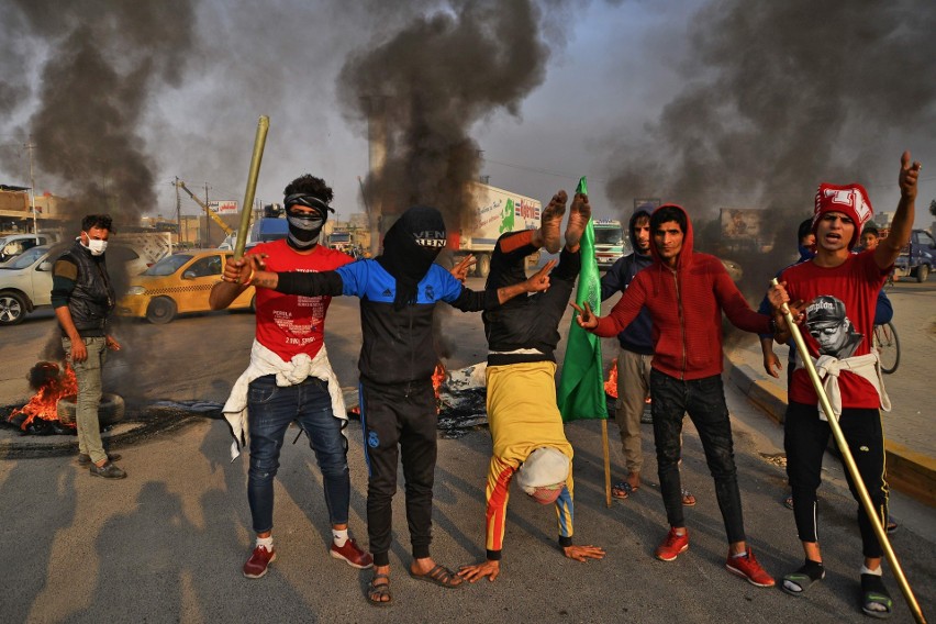 Zamieszki w Iraku. Protestujący podpalili irański konsulat
