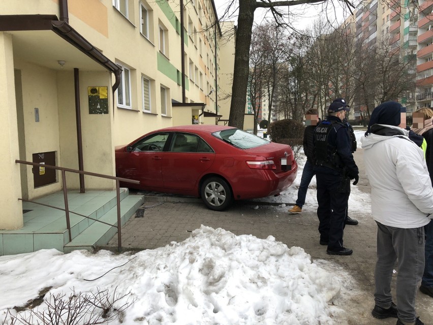 Wypadek przy ul. Hallera w Białymstoku. Kobieta za...