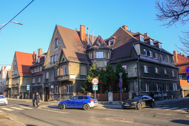 Dąb to najstarsza dzielnica Katowic.