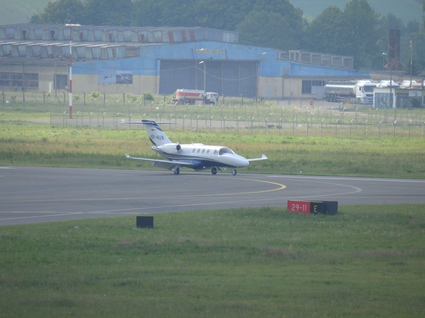 Na nowym lotnisku w Krośnie wylądował pierwszy samolot...