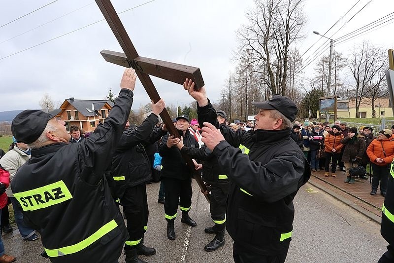 Droga Krzyżowa z Nowej Słupi na Święty Krzyż