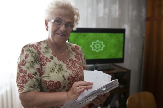 Na propozycji Krajowej Rady Radiofonii i Telewizji zaoszczędzą osoby samotne, ale znacznie stracą duże rodziny, w których wszyscy pracują.