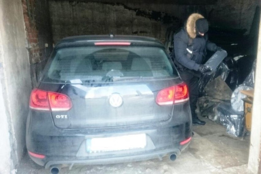 Dziupla z złodziei samochodów w Ksawerowie pod Łodzią
