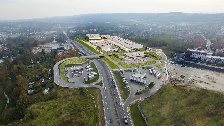 Kraków. Powstanie nowe, wielkie centrum handlowe. Kolejne ma być w Wieliczce [WIZUALIZACJE]