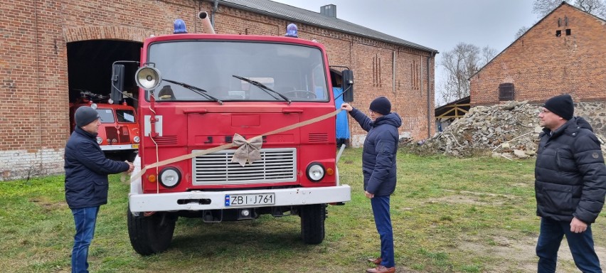 W kolekcji znajduje się już dziesięć wiekowych pojazdów...