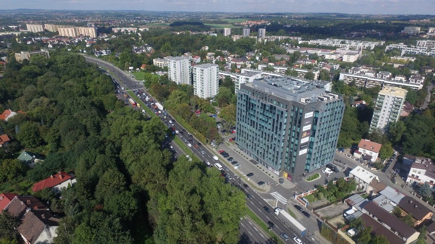 Ulica Opolska i biurowiec Vinci (zaprojektowany przez...