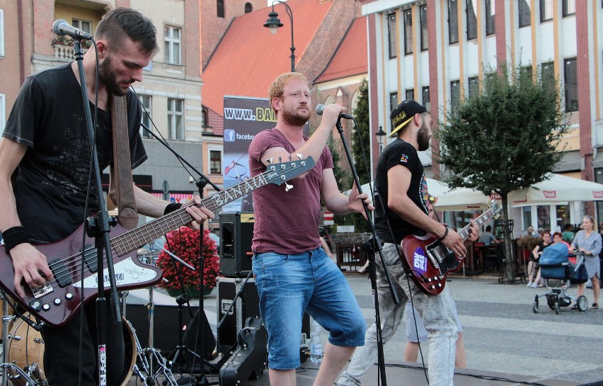 W ramach "Lata na starym mieście" koncert rockowy zespołu...