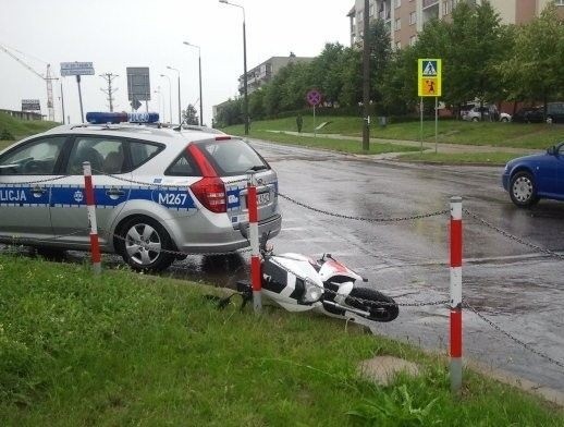 Kobieta kierowca wymusiła pierwszeństwo na 13-latku. Motorowerzysta trafił do szpitala