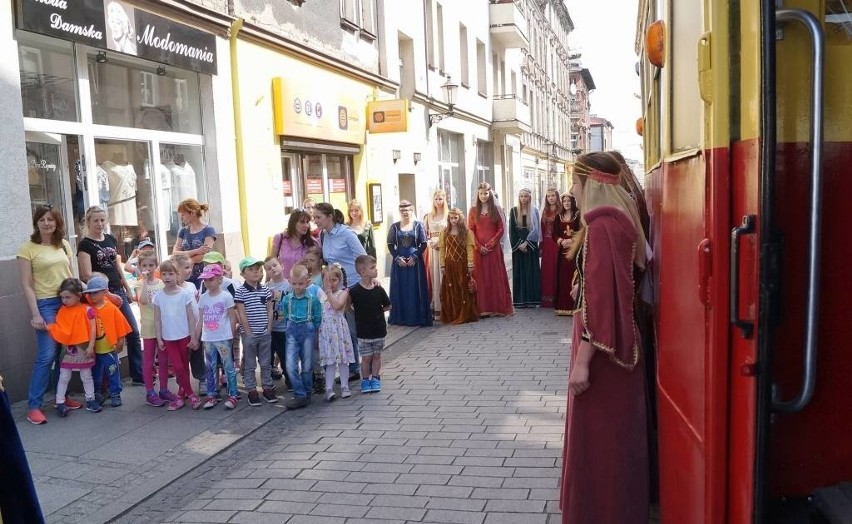 W Bajkowym Tramwaju posłuchacie legend o Inowrocławiu