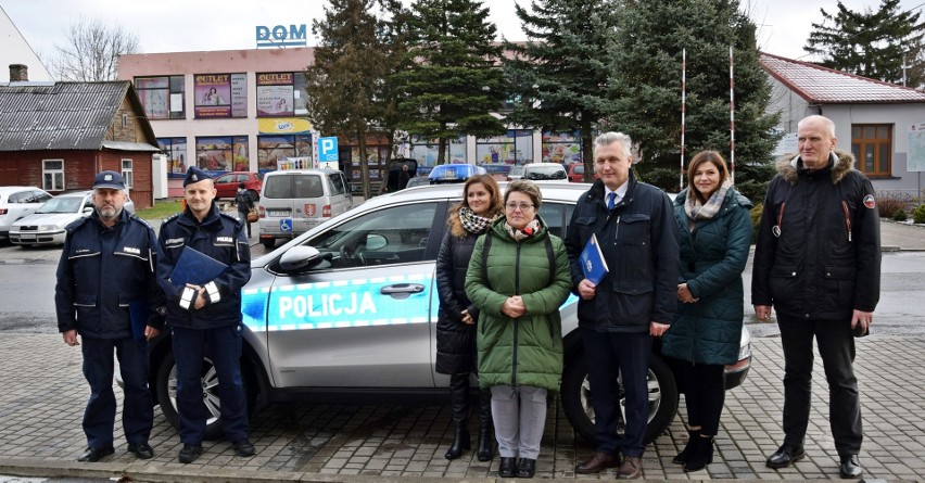 Powiat lubartowski. Nowy radiowóz trafił w ręce ostrowskich policjantów