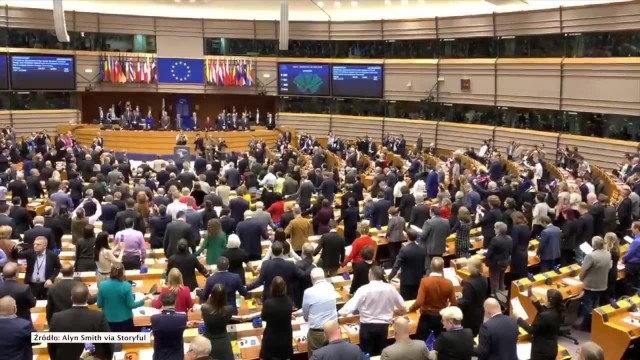 Parlament Europejski zaakceptował umowę dotyczącą opuszczenia Unii Europejskiej przez Wielką Brytanię. Za umową głosowało 621 europosłów, przeciwko było 49, od głosu wstrzymało się 13. Od 1 lutego Wielka Brytania nie będzie już częścią Unii, a brytyjscy posłowie opuszczą europarlament