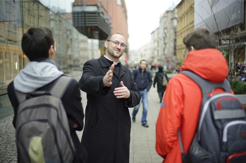 Ks. Adam Pawłowski zasłynął z organizacji ewangelizacji...