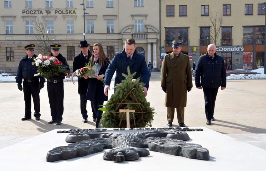 Rocznica wybuchu Insurekcji Kościuszkowskiej. Kwiaty przed Pomnikiem Nieznanego Żołnierza (ZDJĘCIA)