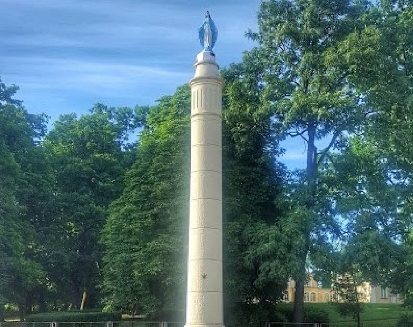 Jak kobiety w Waplewie Wielkim figurę Matki Bożej przed komunistami obroniły. Mało znane wydarzenie w historii Pomorza