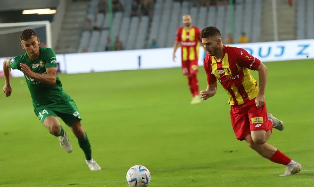 Korona Kielce w sobotę zagra w Radomiu z Radomiakiem. Na zdjęciu Jakub Łukowski.