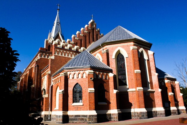 Do nietypowego zdarzenia doszło 26 marca na porannej mszy w kościele Niepokalanego Poczęcia Najświętszej Maryi Panny w Koluszkach. Jeden z uczestników nabożeństwa zaczął nagle głośno wykrzykiwać "Ave szatan!". Mężczyzna szybko został obezwładniony przez innych parafian. Wezwano policję.WIĘCEJ - KLIKNIJ NA KOLEJNY SLAJD