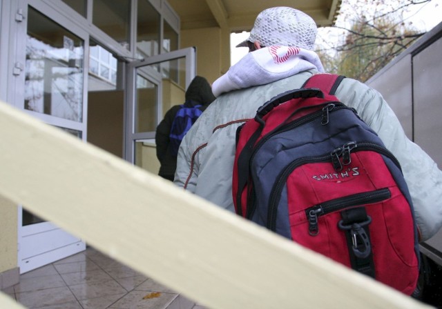 Młodzi ludzie często w ogóle nie mają świadomości, że problemy można rozwiązać inaczej niż za pomocą przemocy. Zdarza się, że są agresywni, bo nie potrafią poradzić sobie z domowymi kłopotami