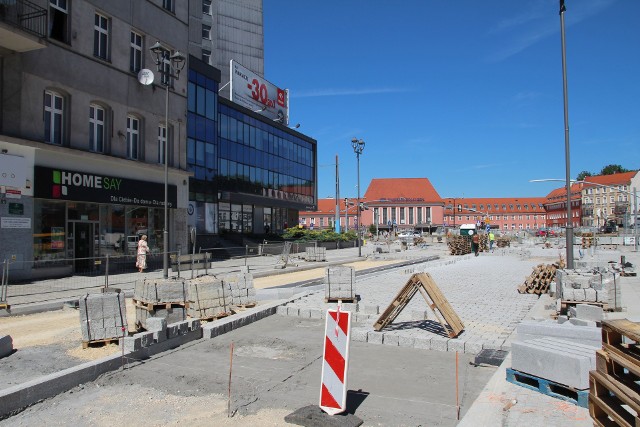 Centrum Gliwic przechodzi zaawansowaną przemianę. Zobacz kolejne zdjęcia. Przesuwaj zdjęcia w prawo - naciśnij strzałkę lub przycisk NASTĘPNE