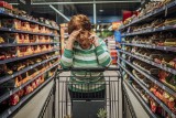 Dlaczego czuję się źle w dużym sklepie? Zawroty głowy, uczucie „pływania” i dezorientacja – tak objawia się tzw. supermarket syndrome