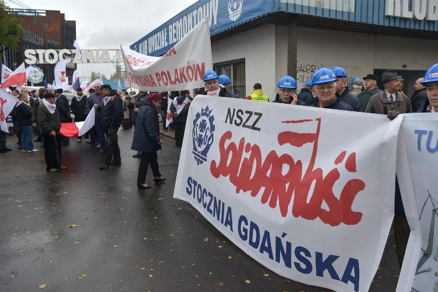 Gdańsk: Manifestacja związkowców pod hasłem "Dość lekceważenia społeczeństwa" [ZDJĘCIA]