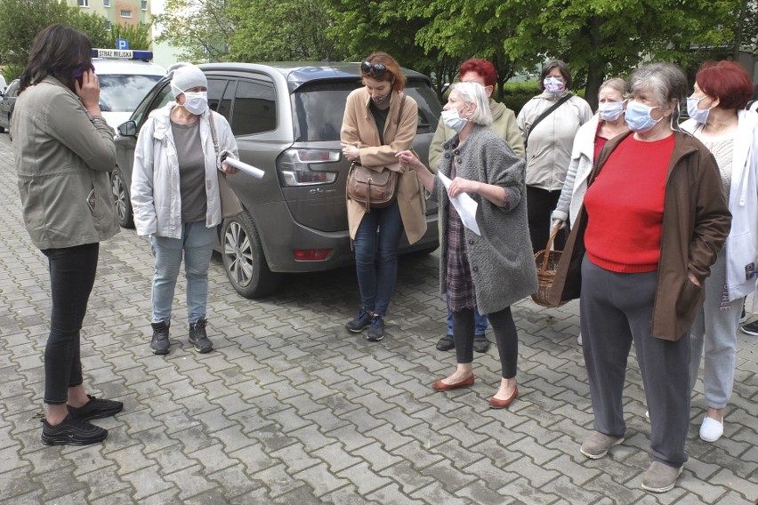 Protest mieszkańców przeciwko budowie wieży GSM na os. Niepodległości w Słupsku