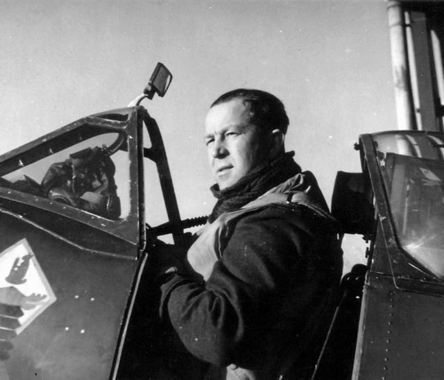 Major pilot Stefan Janus wrócił do swej Ojczyzny, do swojego miasta. Spoczywa na cmentarzu Rakowickim  w Krakowie
