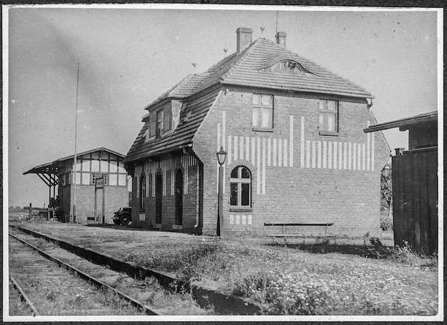 Dworzec w Czarnowie na przełomie lat 20. i 30.