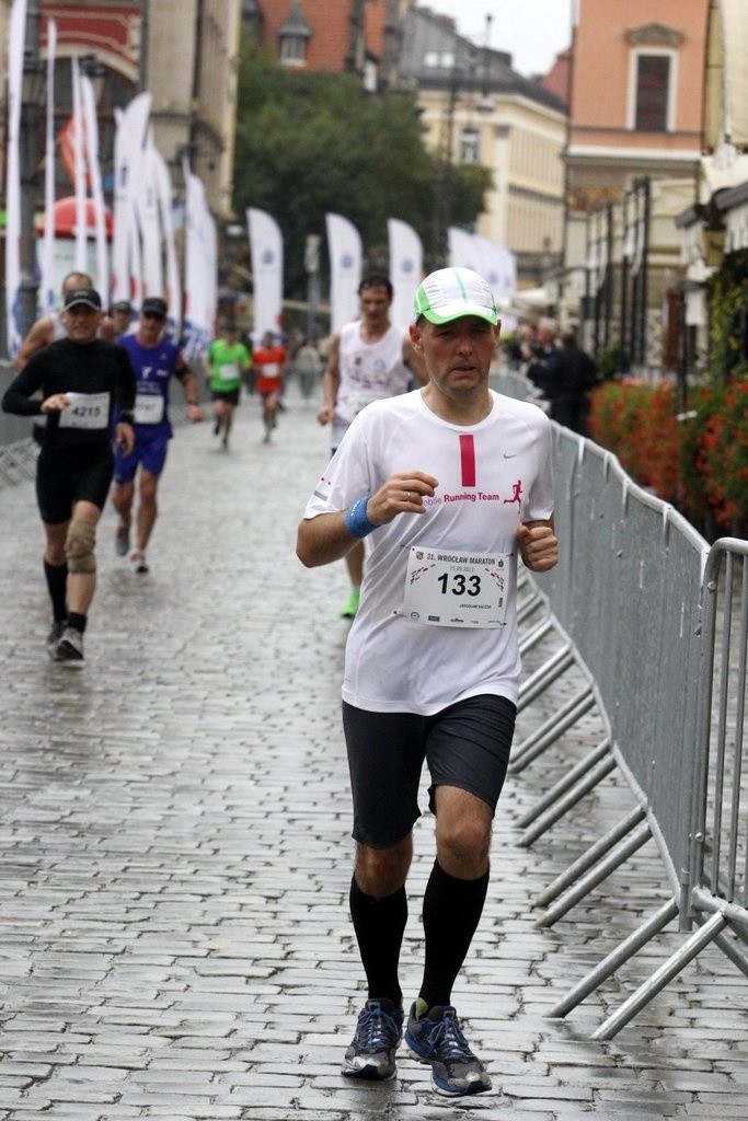 Maraton Wrocław - ZDJĘCIA - zawodnicy z numerami 1 - 200