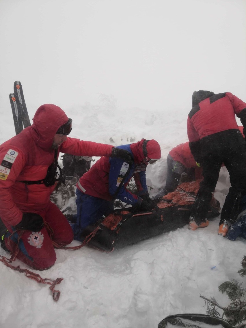 Akcja ratunkowa ratowników GOPR w rejonie Babiej Góry 16...