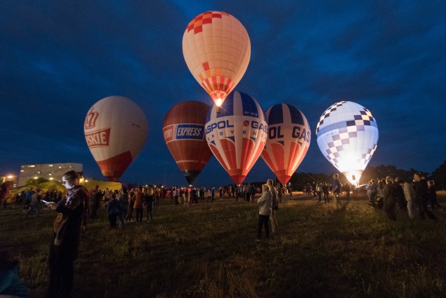 Ten weekend w Toruniu zapowiada się wyjątkowo ciekawie. Będą pikniki, spektakle, koncerty i wiele innych. Do Torunia przyjadą gwiazdy takie jak Baranovski, Margaret czy Jamalędzia. Polecamy też imprezę na pożegnanie Jelczy, Regionalną Fiestę Balonową i Targi Terrarystyczne. Wstęp na wiele wydarzeń jest darmowy.