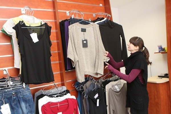W outlecie Moda 4 U można znaleźć ubrania chętnie wybieranej przez panie marki Zara.