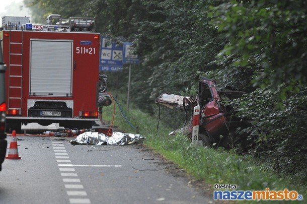 Wypadek pod Oleśnicą. Trzy osoby nie żyją (FILM, ZDJĘCIA)