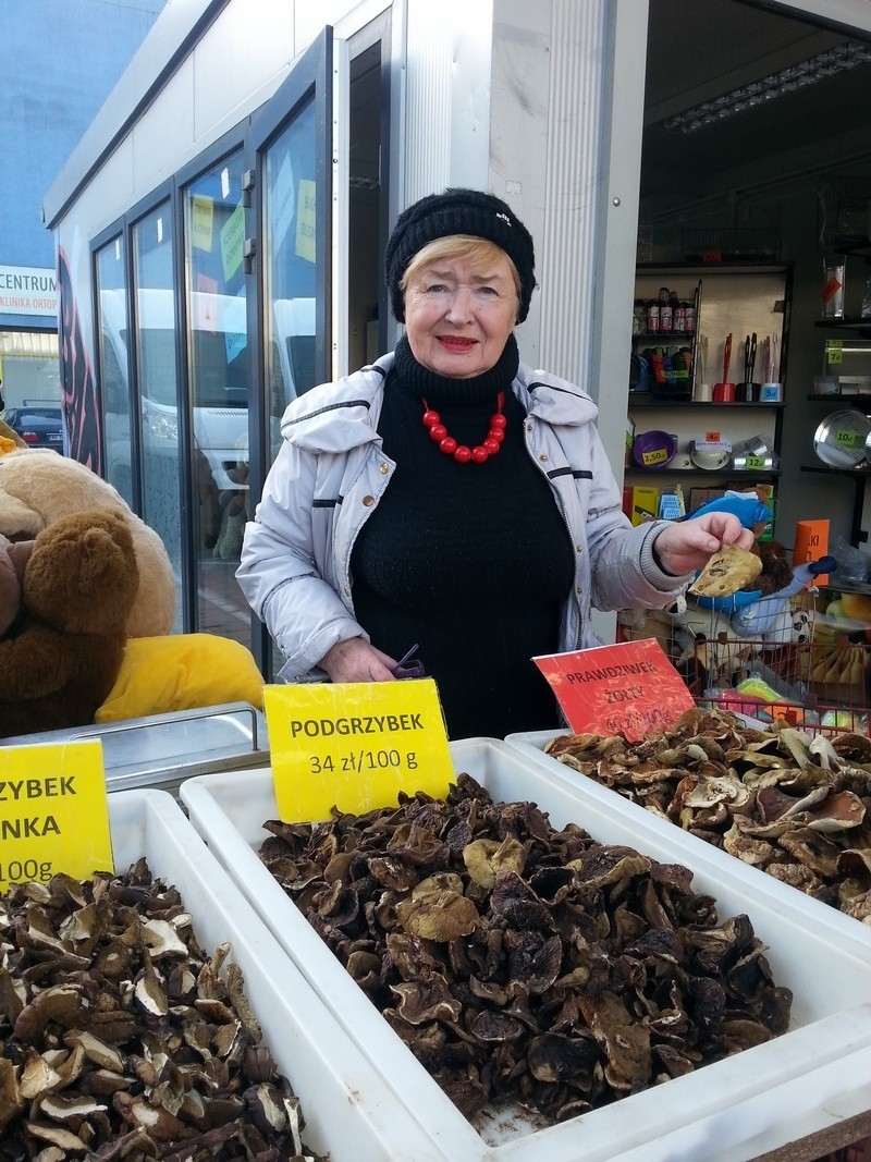 Wiesława Piotrowska na Górniaku ma piękne i pachnące grzyby...