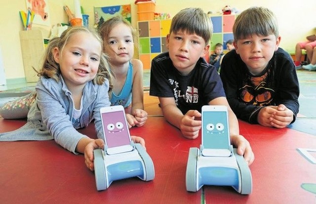 Dzieci poznają świat robotyki i programowania