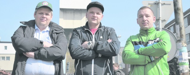 Oskar Karwacki, Jakub Dąbrowski i Arkadiusz Misztal (stoją od lewej) - to trzej  przedstawiciele nowych związków zawodowych, działających w strukturach Jedności, które powstały w kopalniach Zofiówka, Borynia, Jas-Mos i Pniówek