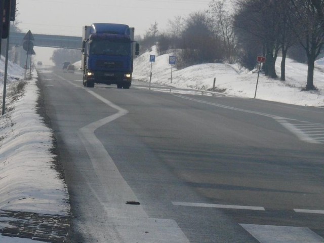 Budowa drogi S7 od Jędrzejowa do granic województwa, jeśli znalazłyby się pieniądze, może ruszyć w każdej chwili.