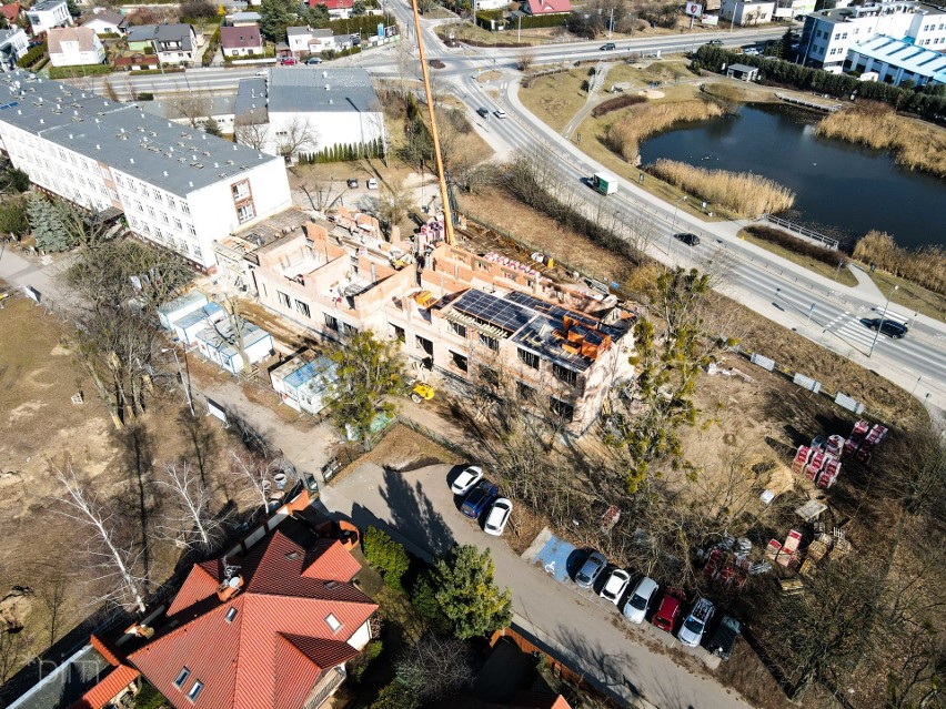 Trwa rozbudowa szkoły na Podolanach. Powstało już pierwsze piętro, wkrótce rozpoczną się też prace przy budowie nowej auli 
