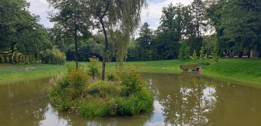 Prywatny ogrod botaniczny na  Rogach. Ma 4,5 hektara.