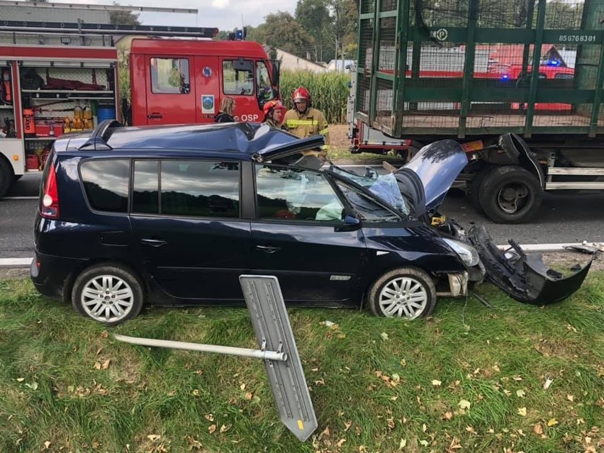 Grymiaczki. Zderzenie pojazdów na DK 8. Kierowca renault trafił do szpitala [ZDJĘCIA]