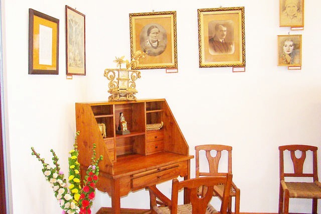 Na zdjęciu replika biurka, przy którym pracował Jan Kasprowicz 