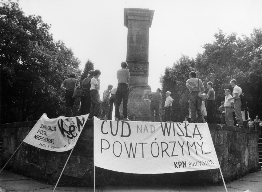 Planty. Pomnik żołnierzy radzieckich usuwano skoro świt  [ZDJĘCIA]