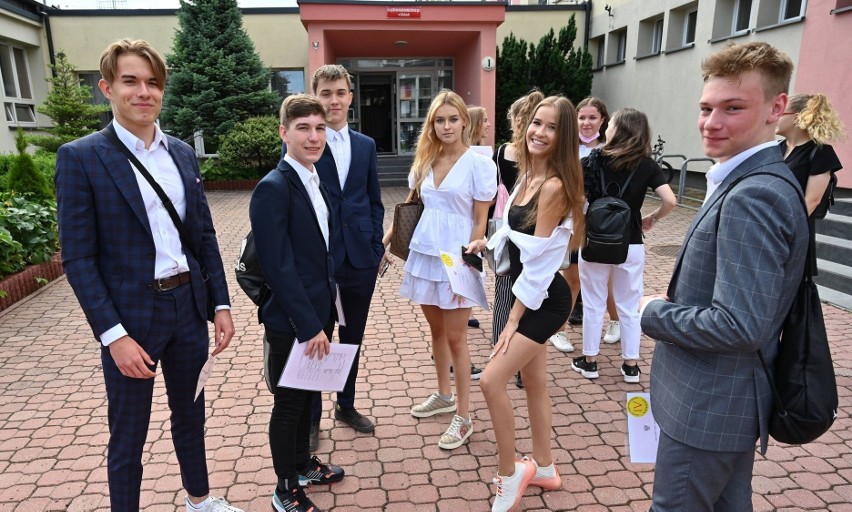 Uczniowie IV Liceum Ogólnokształcącego w Kielcach zadowoleni...