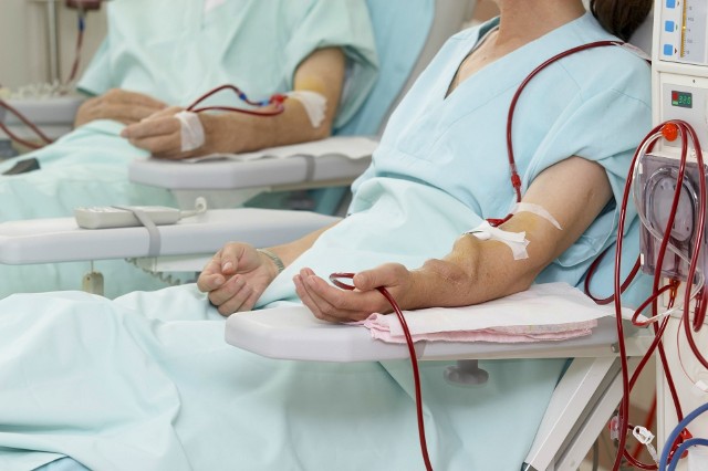 W niektórych przypadkach torbielowatości nerek konieczne są regularne dializy krwi.