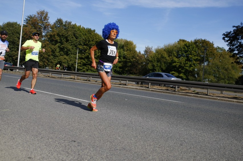 Uczestnicy Maratonu Warszawskiego 2018. Więcej zdjęć...