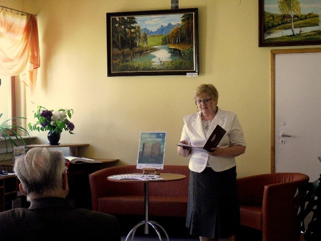 Spotkanie poprowadziła Teresa Niewczas, dyrektor Miejsko-Gminnej Biblioteki w Iłży