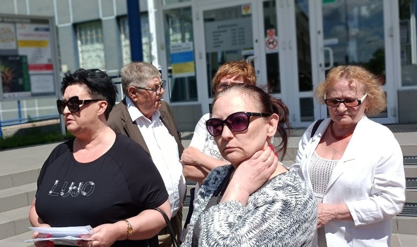 Białystok. Mieszkańcy protestowali przeciwko wysokim czynszom za mieszkania komunalne. Niektórzy płacą więcej nawet o 40 proc. 
