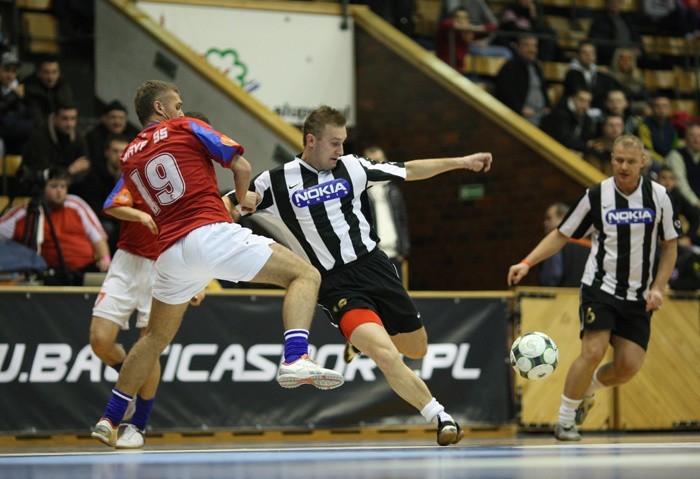 Trójkolorowi Slupsk wygrali z druzyną ze Szczecina 2:1.