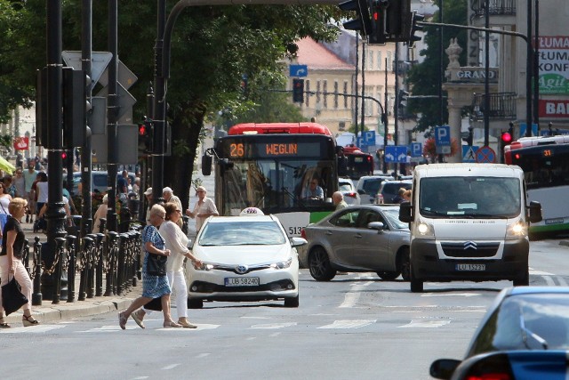 W jesiennym rozkładzie jazdy ZTM zmniejsza częstotliwość kursowania 11 linii autobusowych 