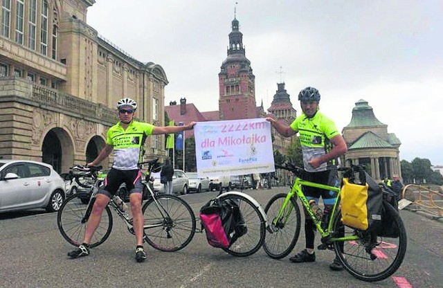 Bartek Sułkowski i Artur Urbaniak pokonali 2222 km dla Mikołajka ze Starej Wsi