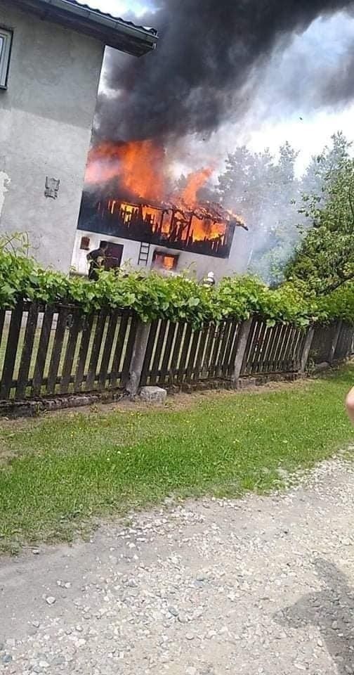 Wczoraj po godzinie 12 strażacy zostali wezwani do pożaru budynku gospodarczego w Kawczu koło Miastka.